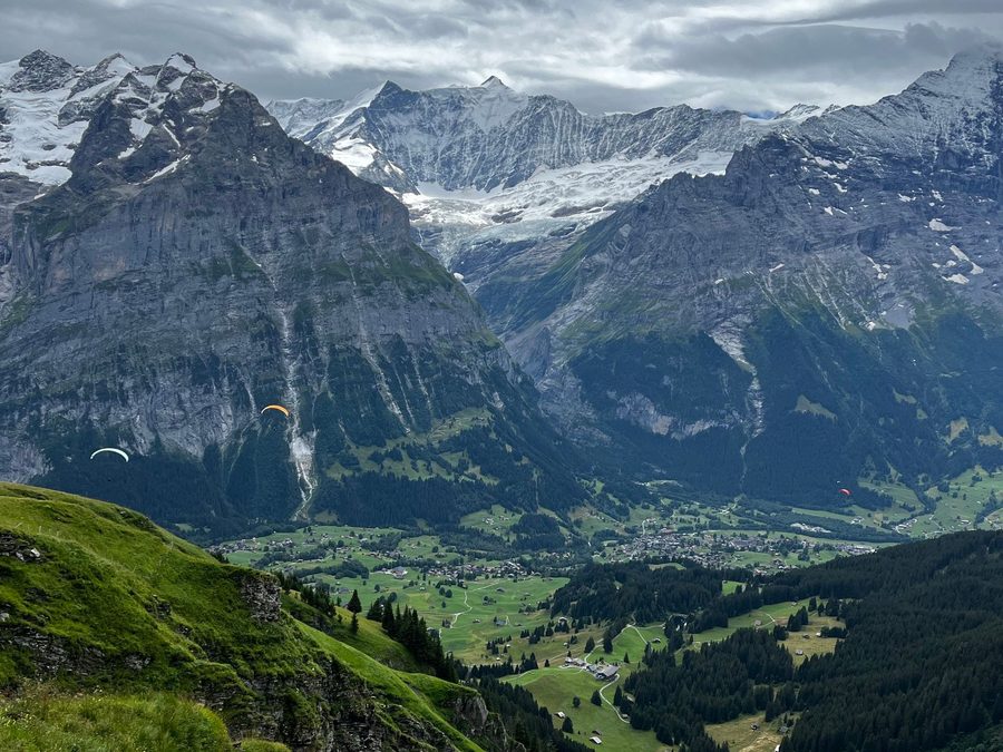 Bergtal bei Grindelwald, Schweiz